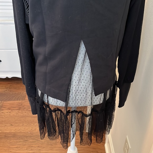 Black sweater with Tule hem - Picture 3 of 4